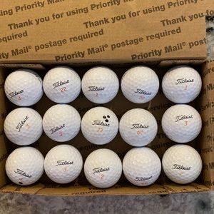 15 Titleist Velocity Golf Balld